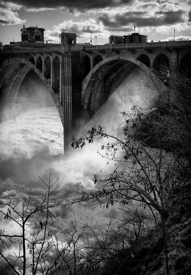 Spokane Falls and the Monroe Street Bridge